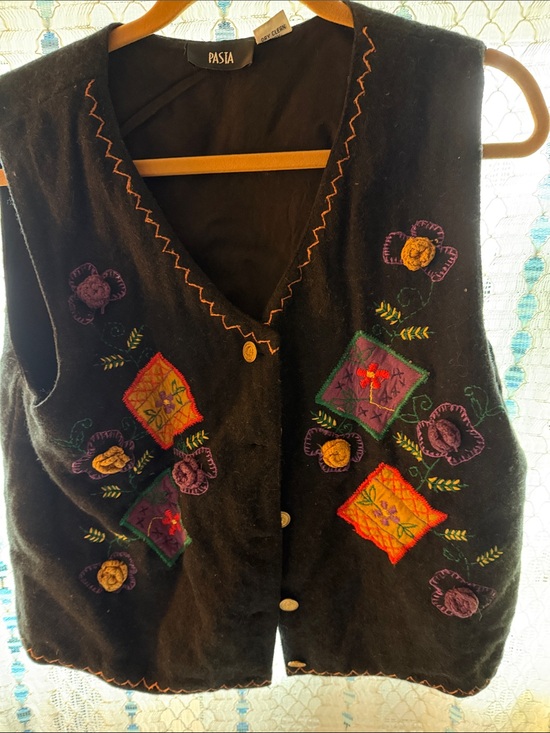 pasta Jackets & Blazers - By PASTA WOOL VEST WITH DECORATIVE DESIGNS ✨🌹✨🌹